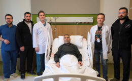 8,5 Kiloluk Böbrek 30 Dakikada Alındı