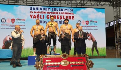 Altın kemer Mustafa Taş’ın