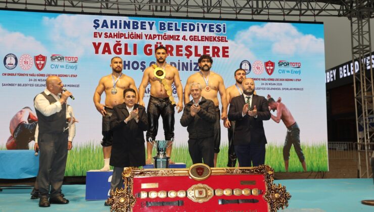  Altın kemer Mustafa Taş’ın