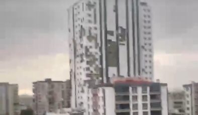 Gaziantep’te Özel Hastanenin Dış Cephe Kaplaması Uçtu