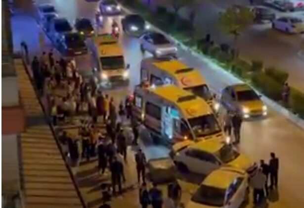 Seyir Halindeki Ambulans Kaza Yaptı!