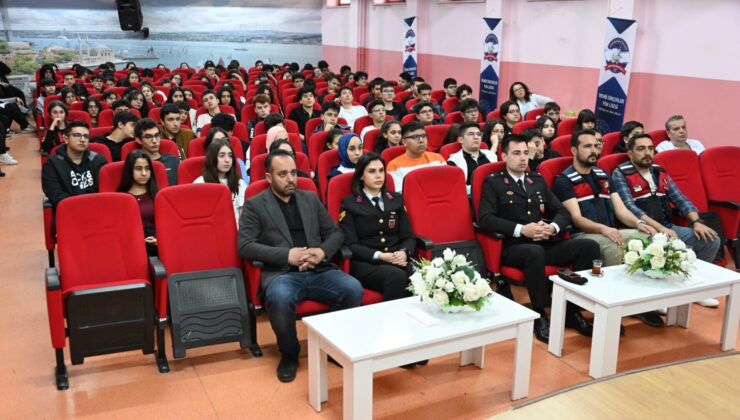 Gaziantep Jandarma Öğrencileri Bilgilendirdi