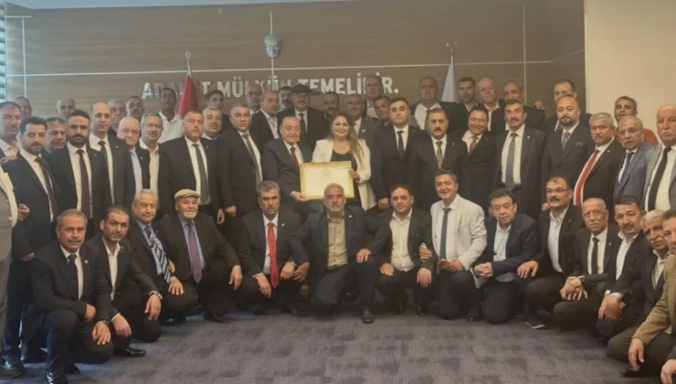 Ünal Akdoğan Mazbatasını Aldı