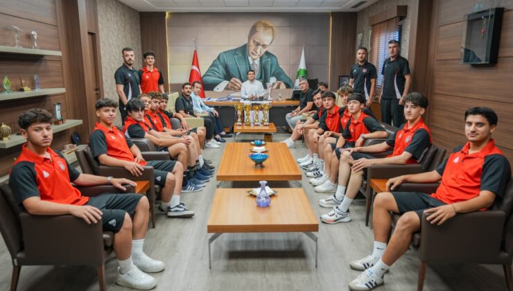 Umut Yılmaz, Şampiyonları Ağırladı