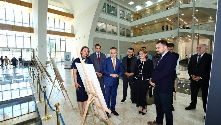 GAÜN’ün 15 Temmuz Sergisi Gaziantep Valiliğinde Açıldı