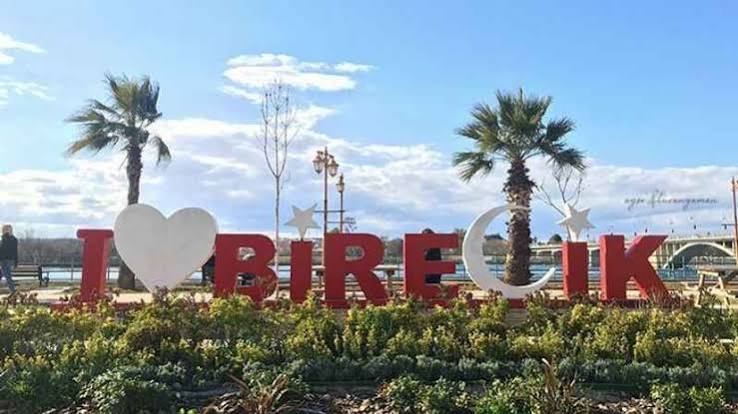 Birecik’te Tartışma Yaratan Karar! 50 Yıllık Restaurant Mühürlendi